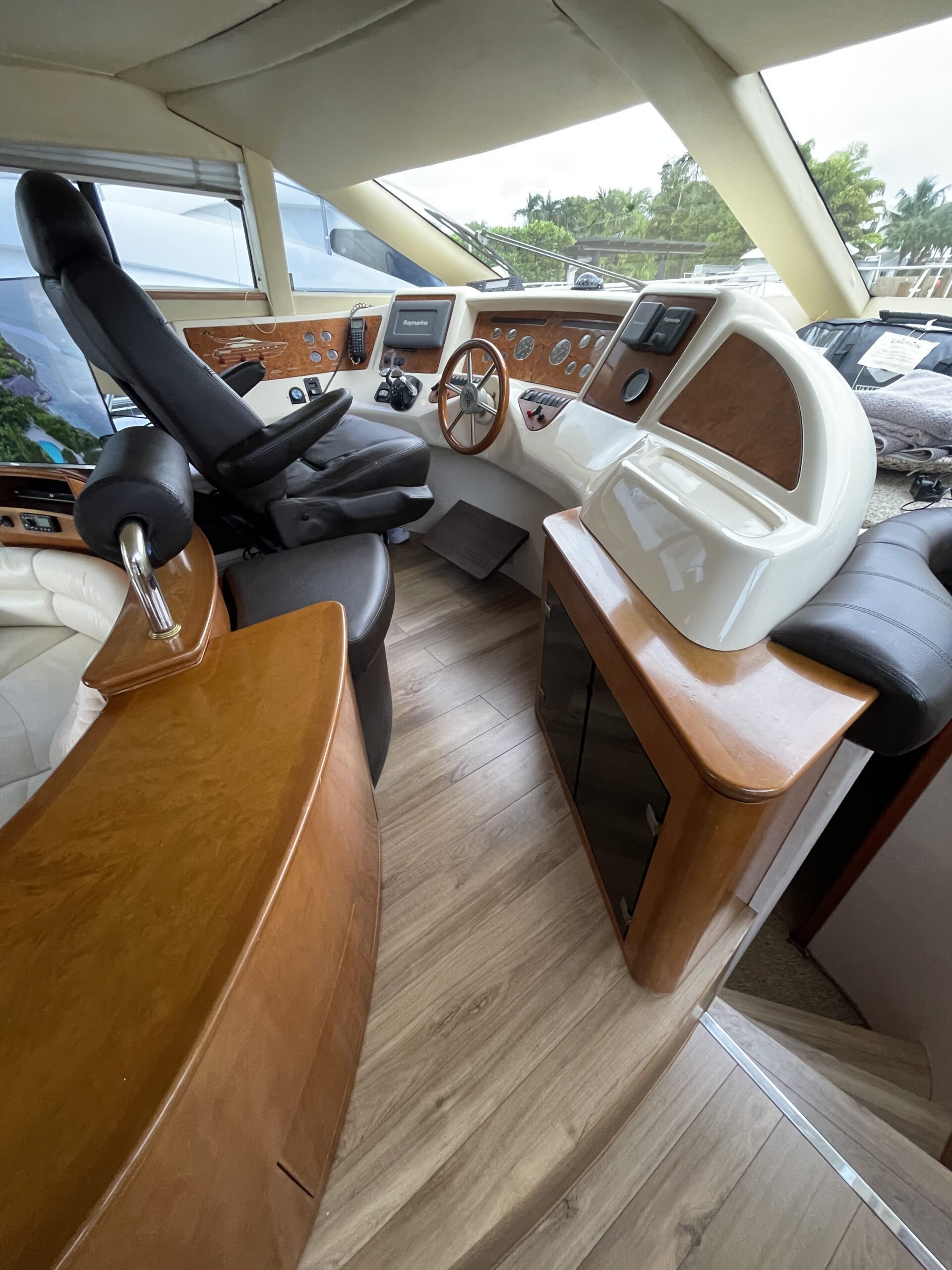Azimut 62ft Yacht $1600 | Miami 99 Foto 11 18 23 1 52 11 p.m scaled