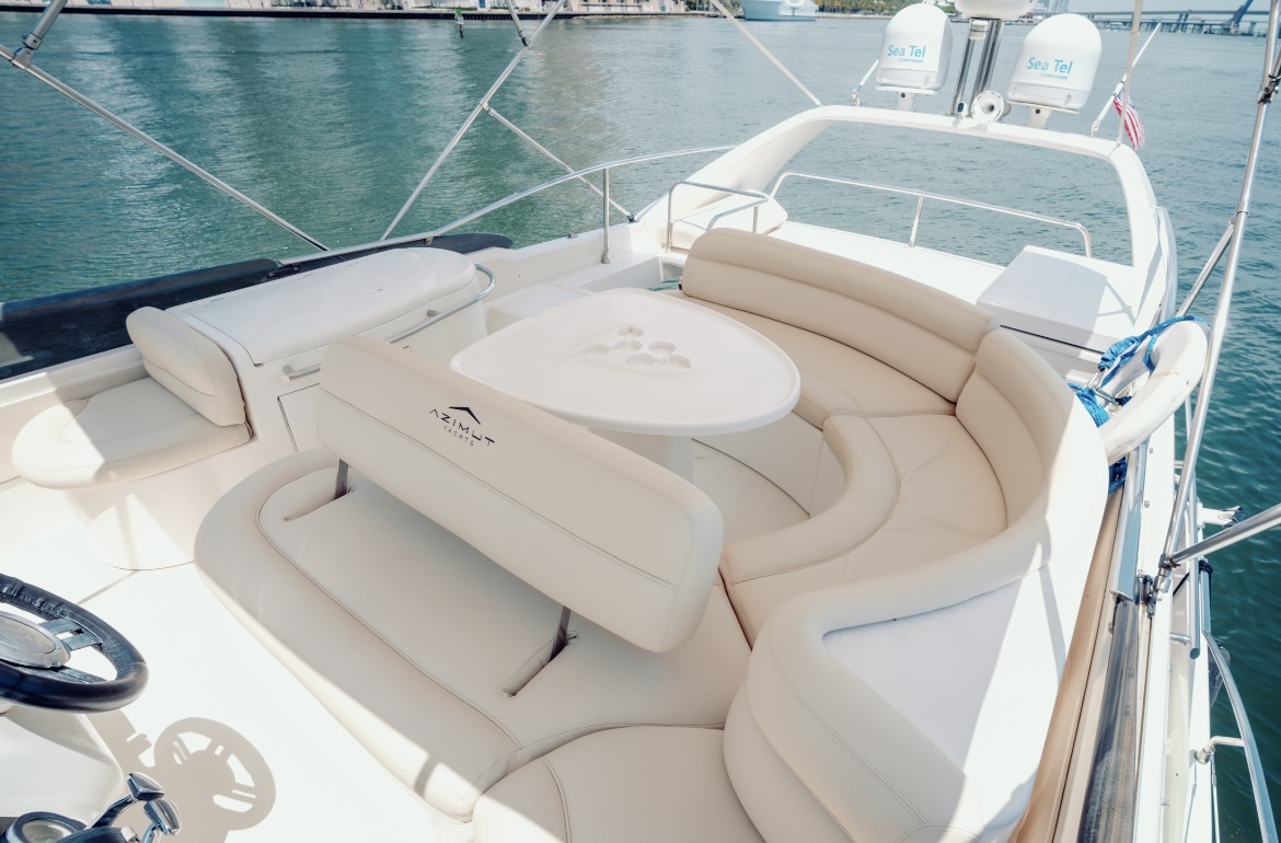Azimut 62ft Yacht $1600 | Miami 91 Foto 8 14 23 3 10 33 p.m