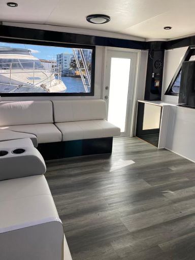 55ft Hatteras $800.00 91 IMG 20250325 WA0022