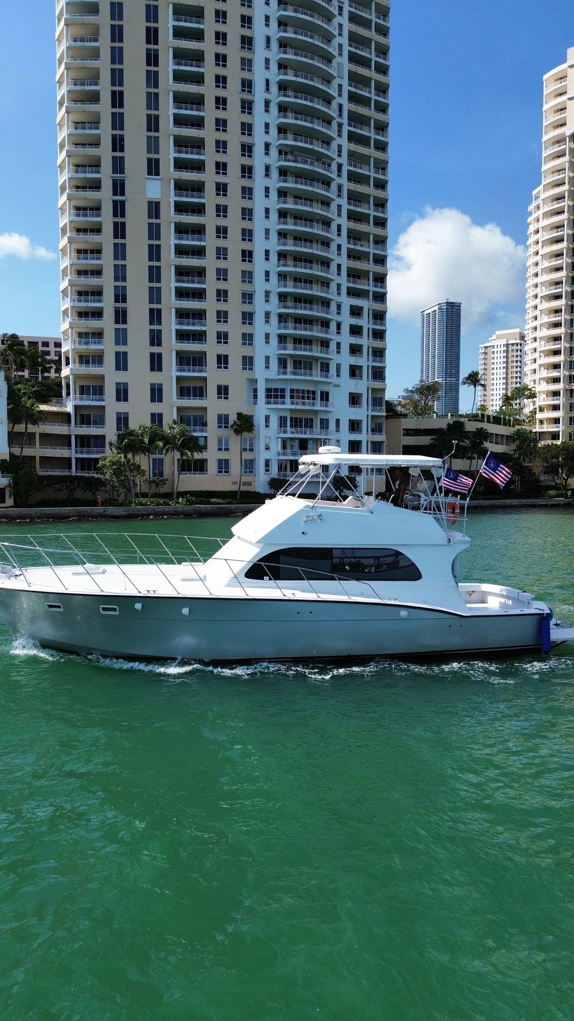 55ft Hatteras $800.00 86 IMG 20250325 WA0027