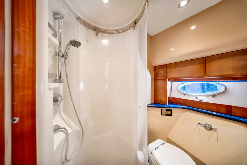 70ft Aicon Green Hulk Yacht Rental Miami 12 %Miami Yacht Rentals%