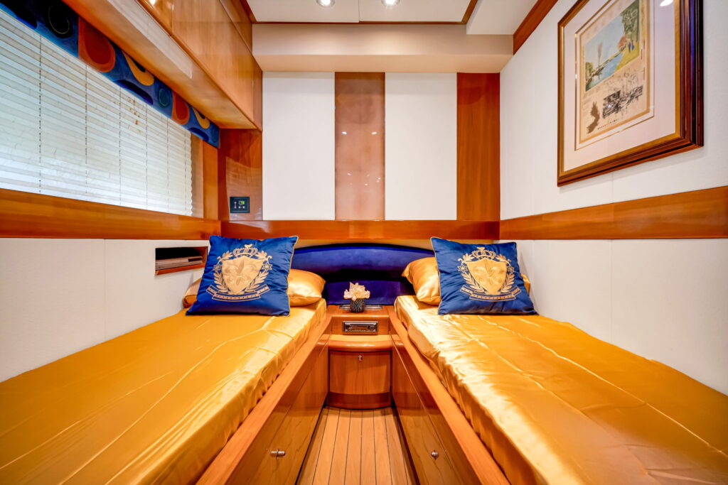 70ft Aicon Green Hulk Yacht Rental Miami 5 %Miami Yacht Rentals%