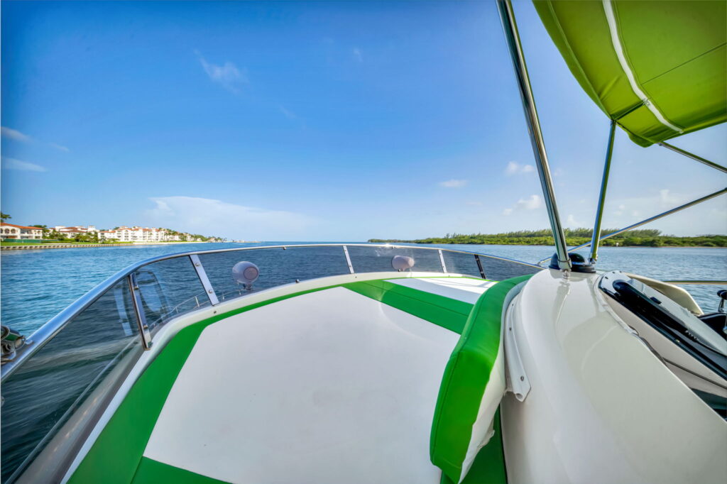 70ft Aicon Green Hulk Yacht Rental Miami 8 %Miami Yacht Rentals%